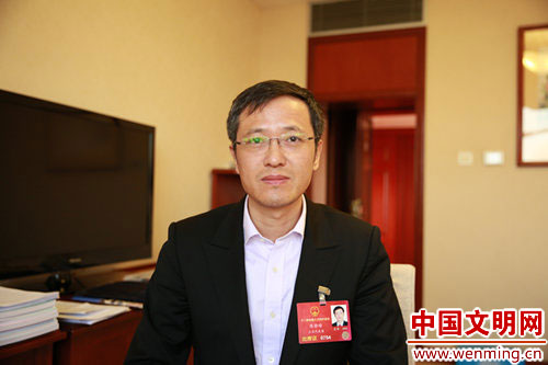 全国人大代表、无锡市肺移植中心主任陈静瑜: